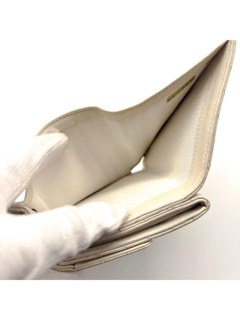 ★SOLD★ Chanel Wallet Shell Blanc Stitch Hook Trifold - Picture 5 of 13